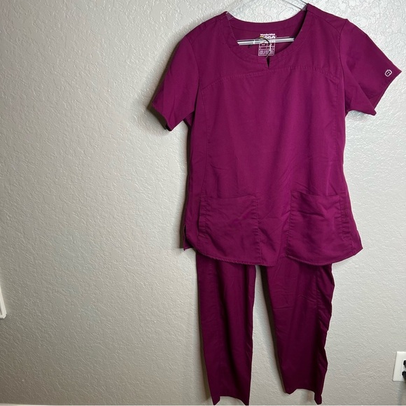 Wonder Wink Pro Maroon/Burgundy Scrubs Top + Bottom Included - Picture 3 of 15
